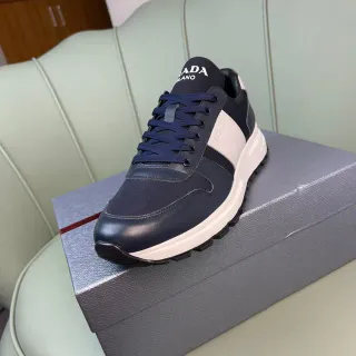 Prada Cloudbust أزرق بحري أبيض جلد-شبكي هجين كعب وسط متباين أحذية سميكة