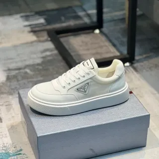 Prada Cloudbust Blanc et Gris Sneakers Lifestyle Low-Top à semelle plateforme