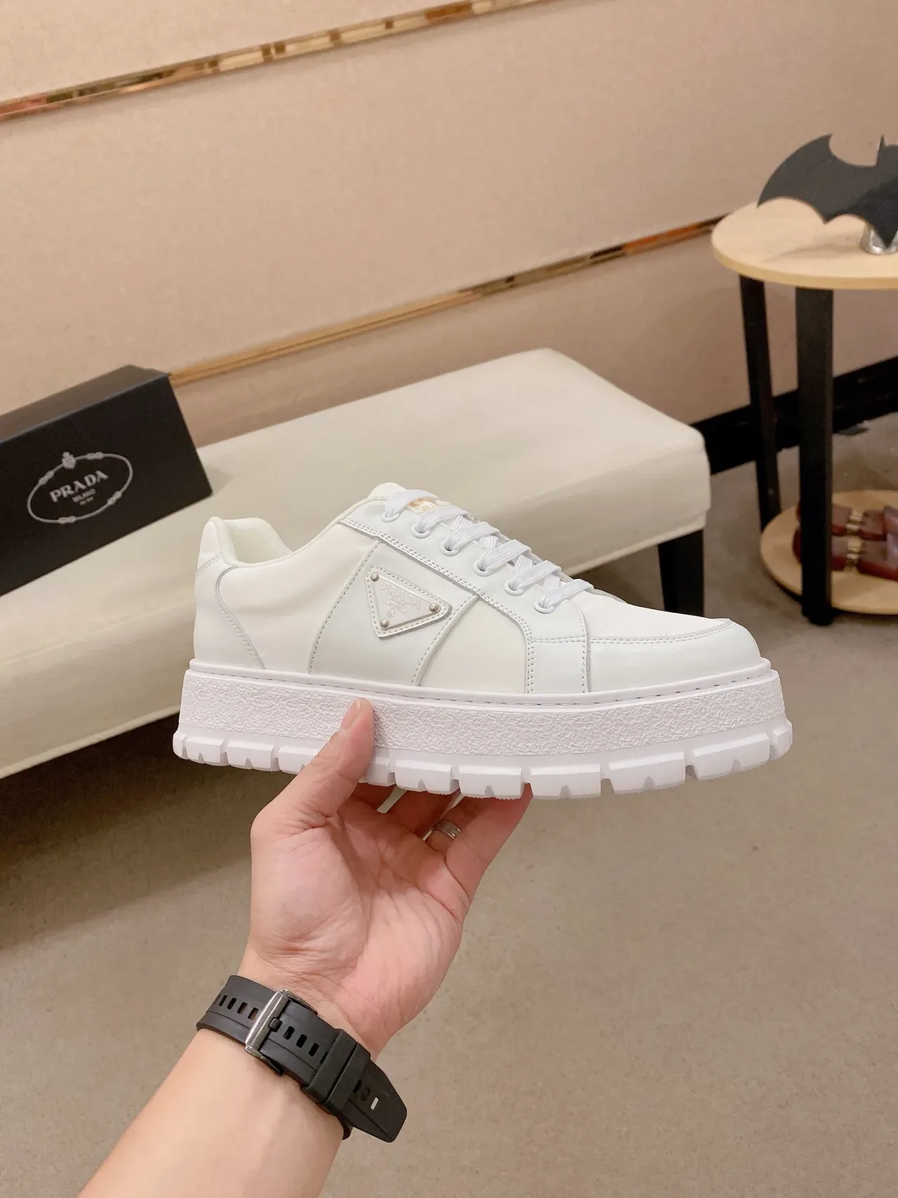 Prada Cloudbust सफेद लेदर-पैनल्ड प्लेटफॉर्म सोल चंकी स्नीकर्स 4