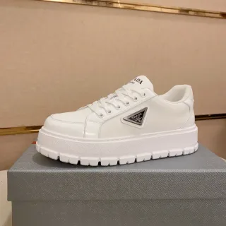 Prada Cloudbust حذاء رياضي أبيض جلد منصة سميك