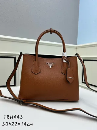 Prada Galleria বাদামী পেবল্ড লেদার টপ-হ্যান্ডল টোট ব্যাগ 2