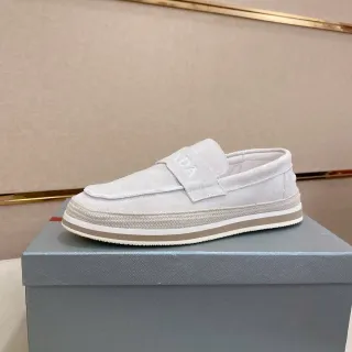 Prada Mocassin Gris Beige Daim Supérieur Sangle Emboss Logo Mocassin