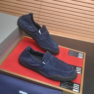 Prada Mocassins en daim avec bride Navy