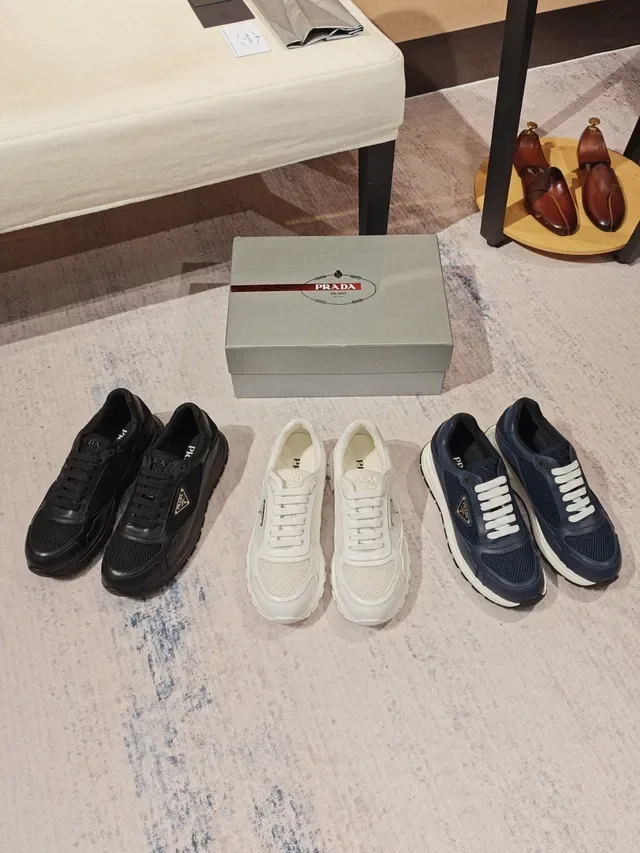 Prada Re-Nylon Runner Bleu Marine Cuir Maille Sneakers Lifestyle 6