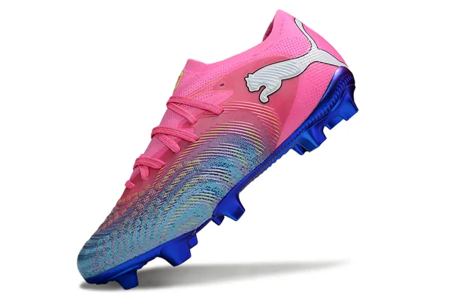 Chaussures de football Puma Future Z à talons bas, upper synthétique, colorway dégradé rose et bleu, Firm-Ground 12