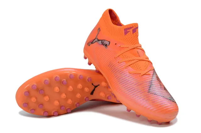 Puma Chaussures de soccer à gazon artificiel orange rose, col tricoté à côtes, empaumure synthétique sur le forefoot, coupe haute 4