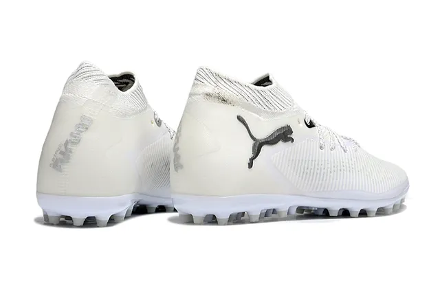 Puma Chaussures de football blanc noir col maille côtelé recouvrement synthétique Artificial-Grass 5