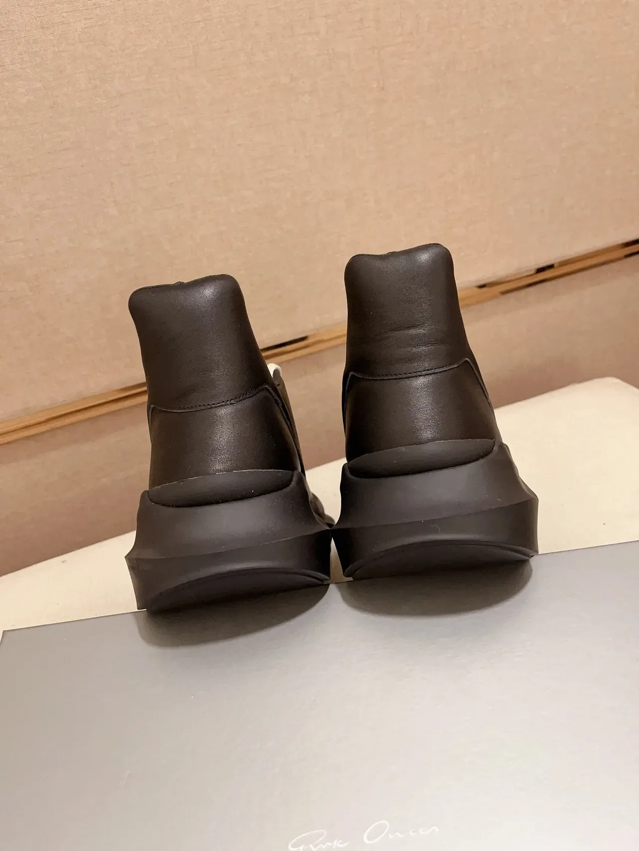 Rick Owens Black White Semelle Sculptée Tige Cuir Minimaliste Chaussures Chunky 7