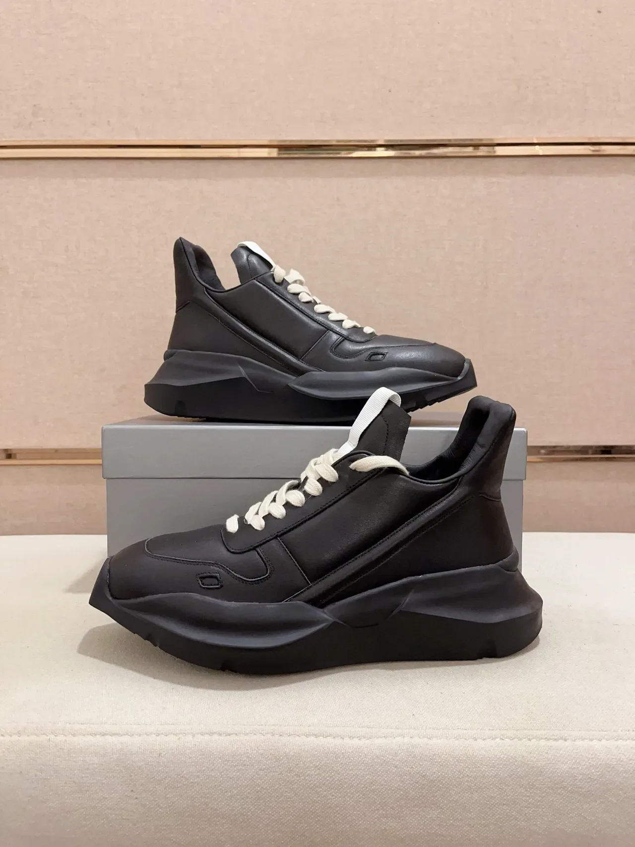 Rick Owens Black White Semelle Sculptée Tige Cuir Minimaliste Chaussures Chunky 9