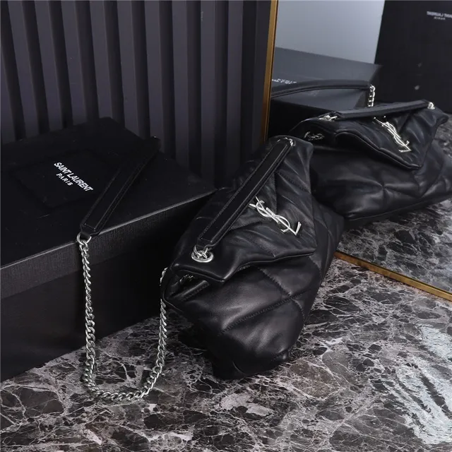 Saint Laurent Loulou Sac en Beige Gold avec coutures quilted diamond stitching envelope flap chain 9