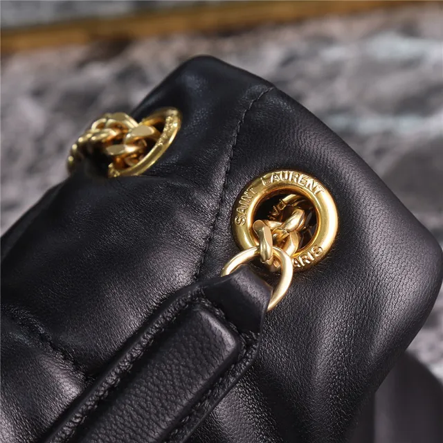 Saint Laurent Loulou Sac en Beige Gold avec coutures quilted diamond stitching envelope flap chain 23