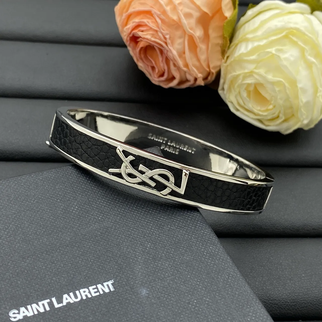 Saint Laurent Monogram Bangle Noir Or Plaque Texturé Bande Bracelet 3
