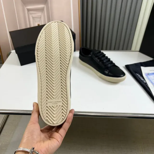 Saint Laurent Niki Black Beige Cuir Perforé Supérieur Gold Logo Branding Sneakers Lifestyle 3