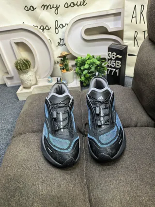 Salomon Black Blue Asymmetric Lacing Molded Heel Cage Running Shoes 10