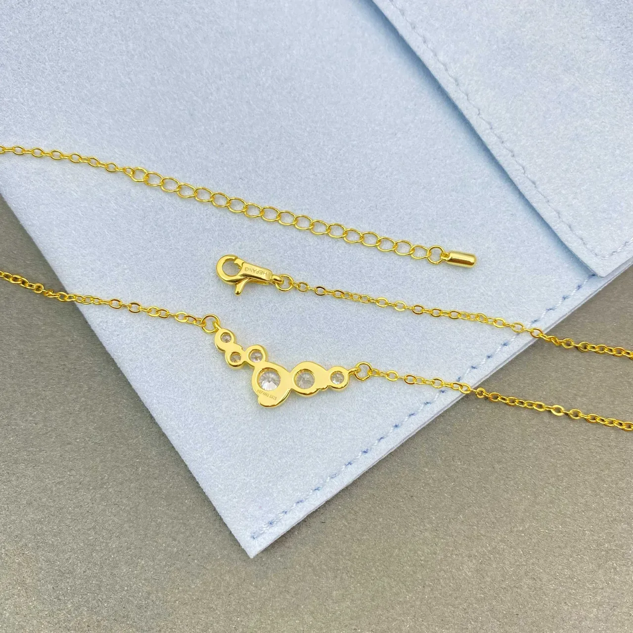 Tiffany & Co. Colar assimétrico em ouro com cluster de diamantes 5