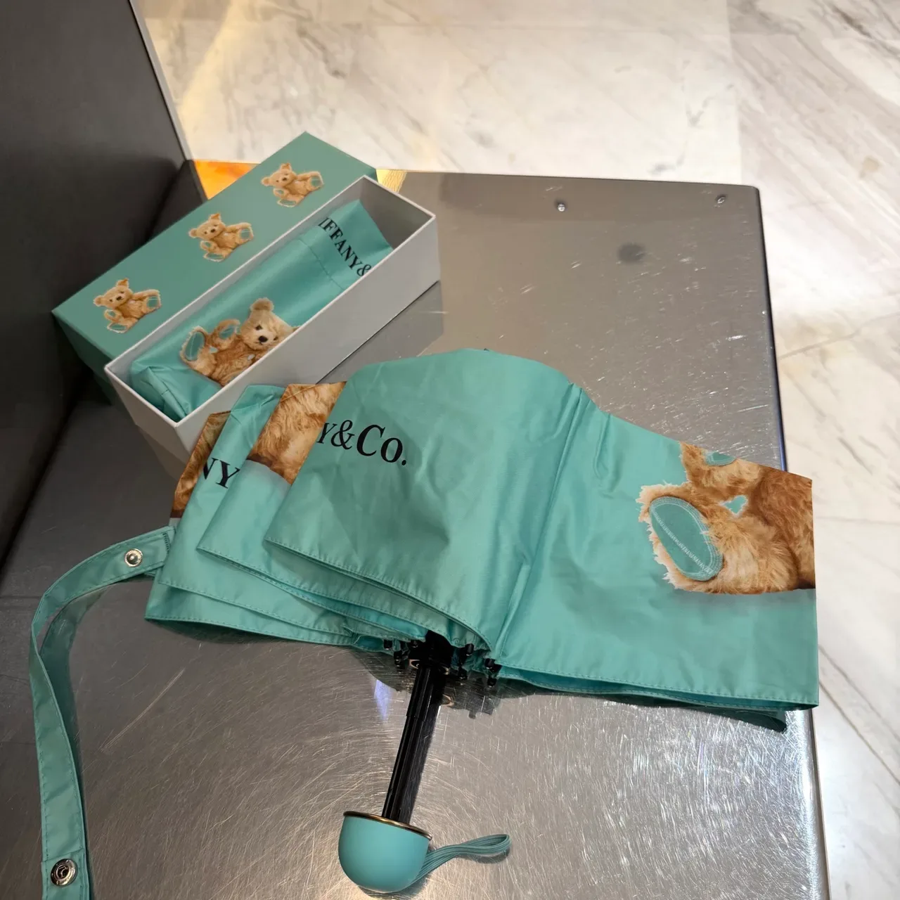 Tiffany & Co. Bolso Canopy estampado de oso de peluche azul beige 8