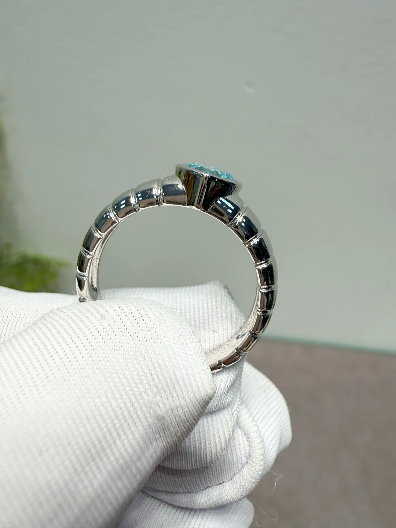 Tiffany & Co. Anel de banda polido com múltiplos sulcos com gema em serti de aro em forma de coração de prata azul 6