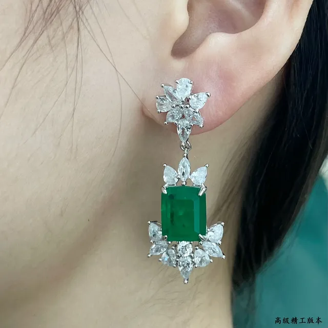 Tiffany & Co. Brincos pendentes florais com esmeralda e diamante 9