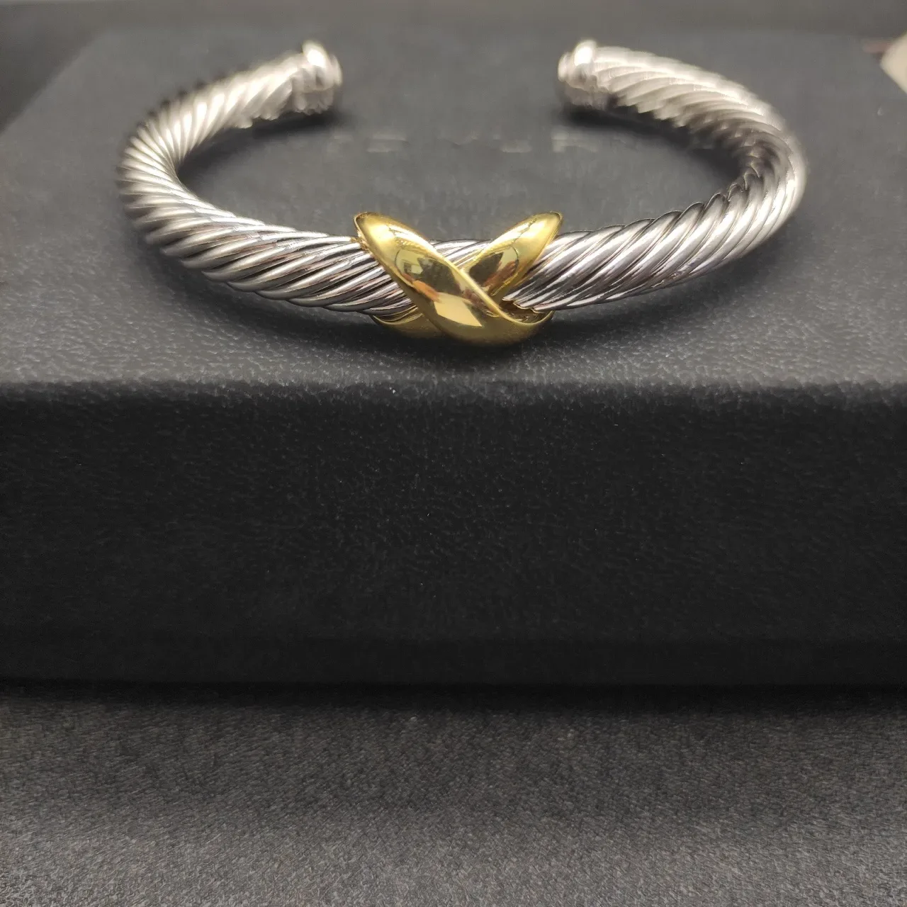 Tiffany & Co. HardWear Cabo Trançado Pulseira Bicolor Ouro e Prata 7