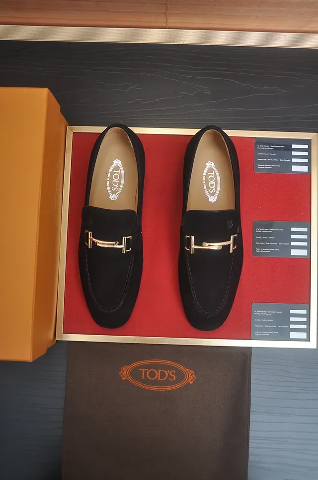 Tod's Double T Loafer Negro Ante Hebilla Dorada 5