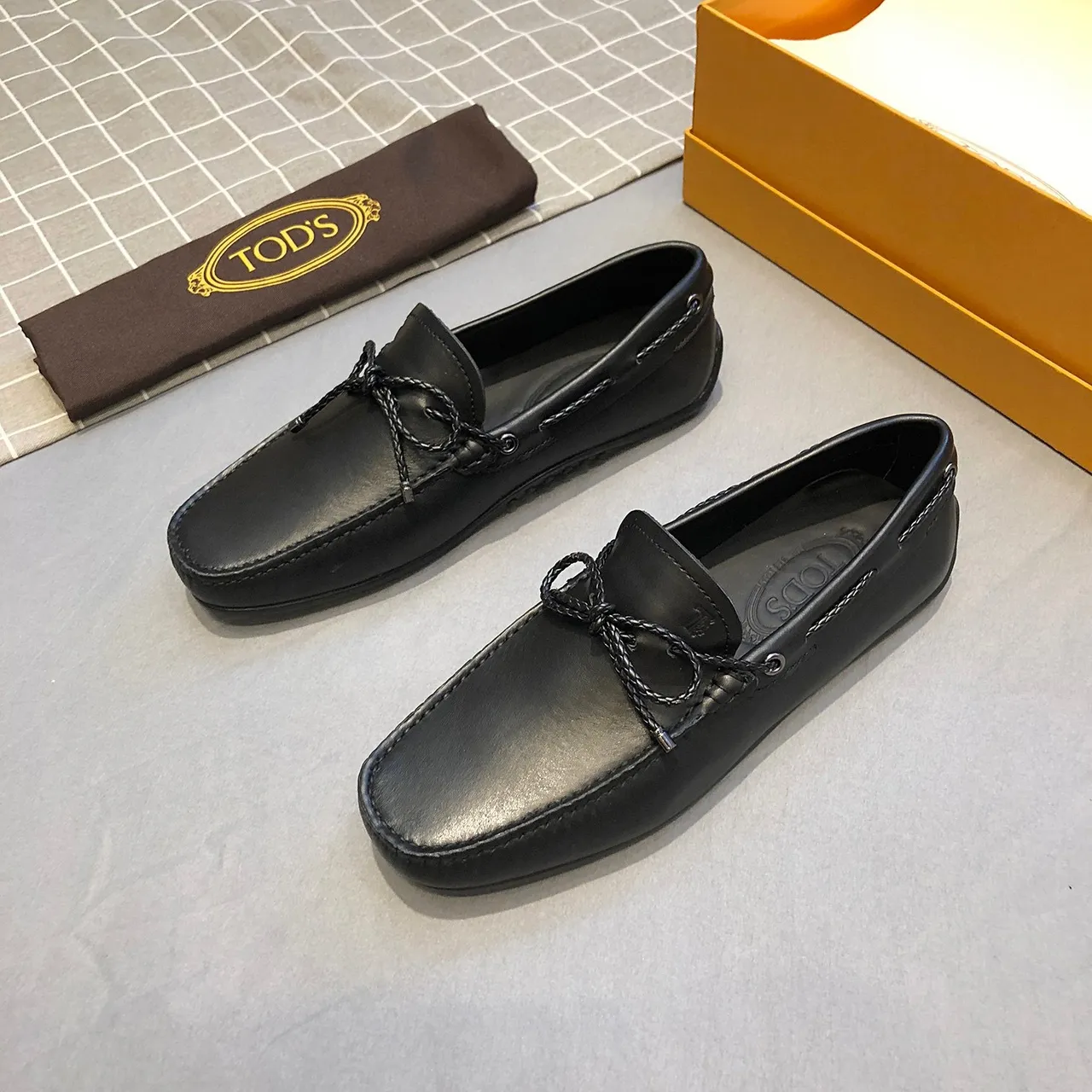Tod's Gommino Bow Mocassim de Couro Preto Polido com Detalhe de Corda Trançada 2