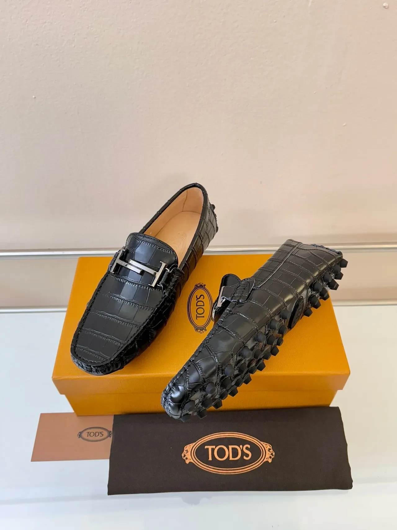 Tod's Gommino Loafer Black Croc-Embossed Leather Loafers 4