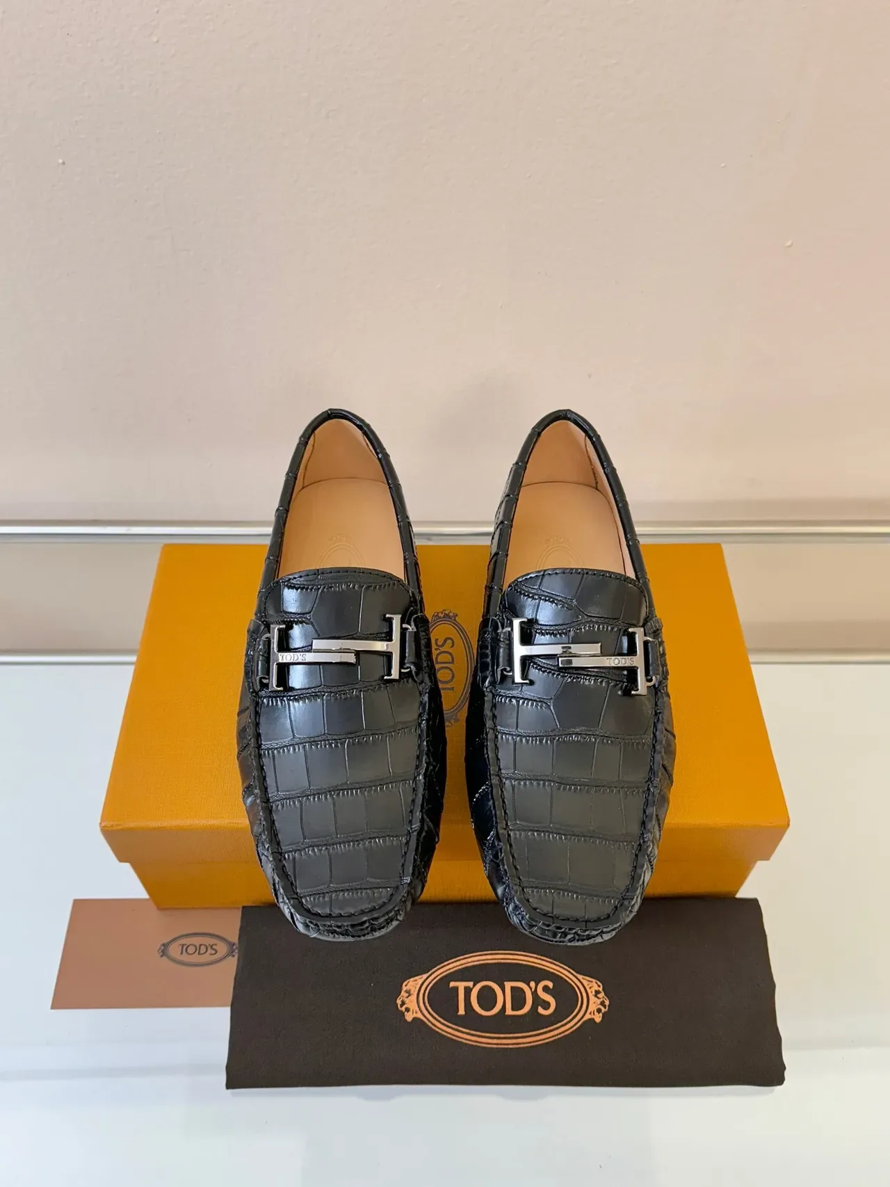 Tod's Gommino Loafer Black Croc-Embossed Leather Loafers 6