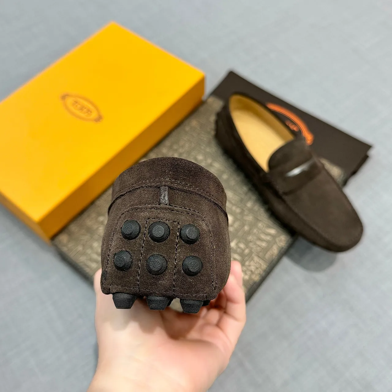 Tod's Gommino Mocassin Marron Daim Bride Penny Loafers 3