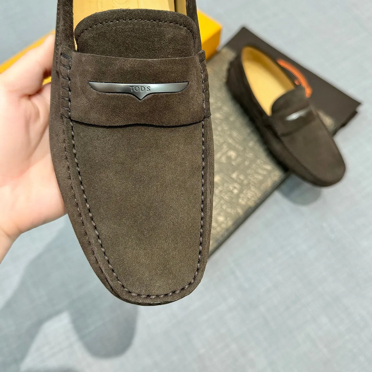 Tod's Gommino Mocassin Marron Daim Bride Penny Loafers 4