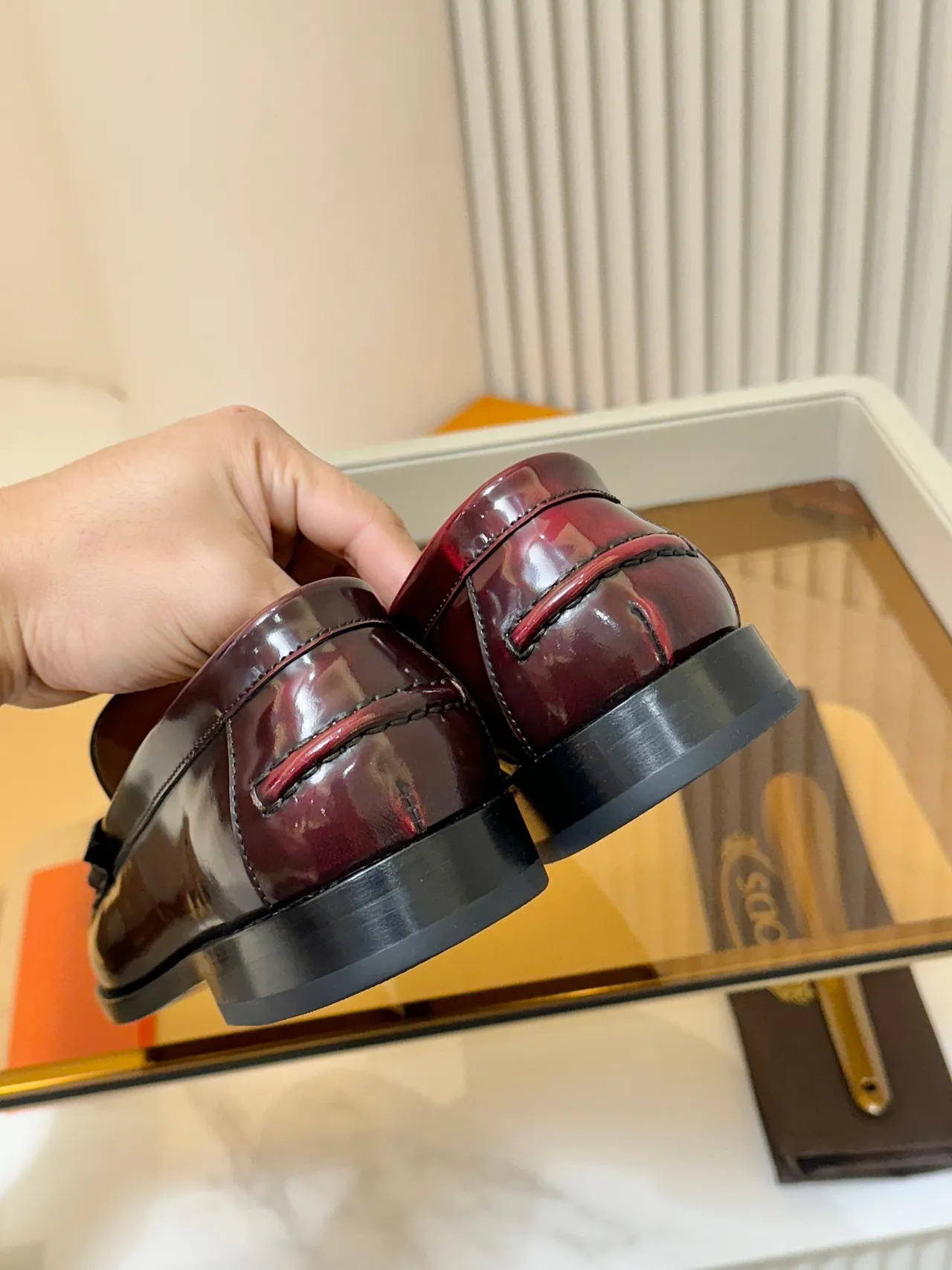 Tod's Horsebit Loafer Moccasins en Cuir Patenté Bordeaux 3