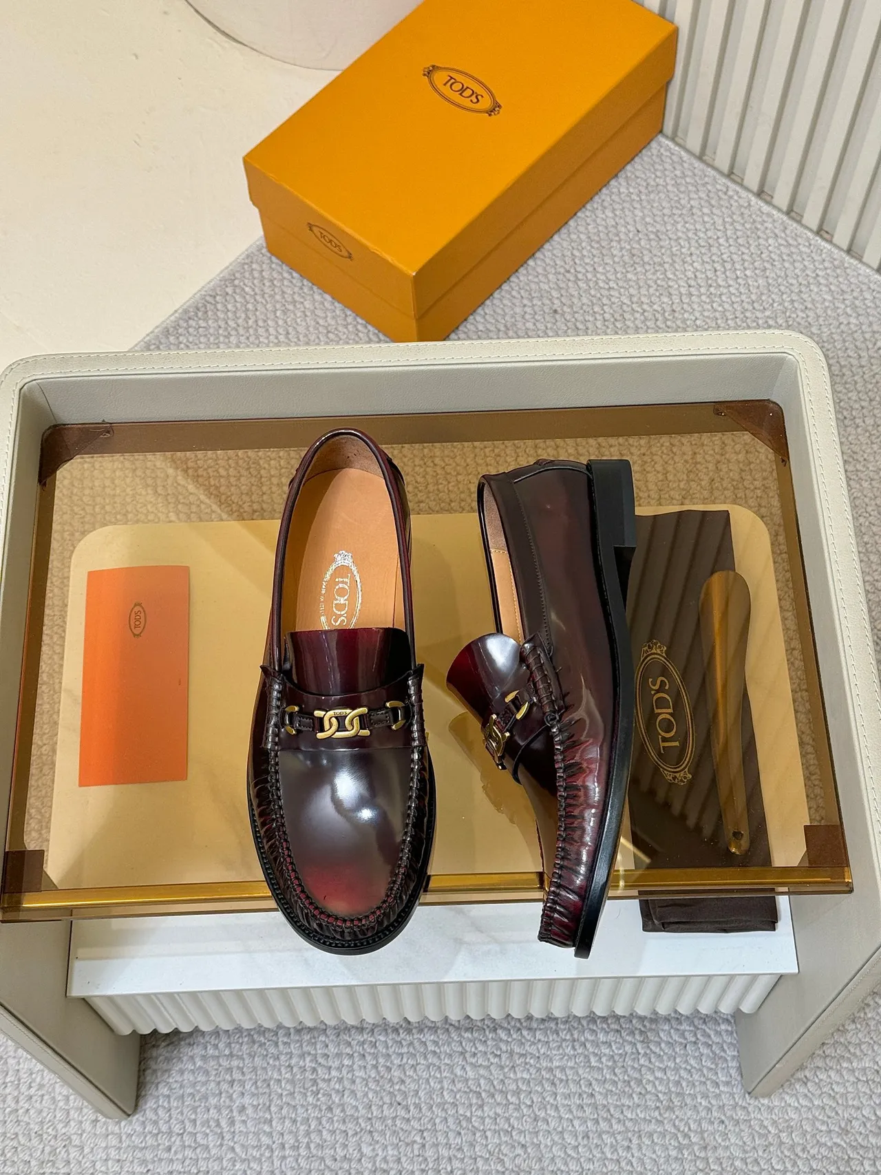 Tod's Horsebit Loafer Moccasins en Cuir Patenté Bordeaux 5