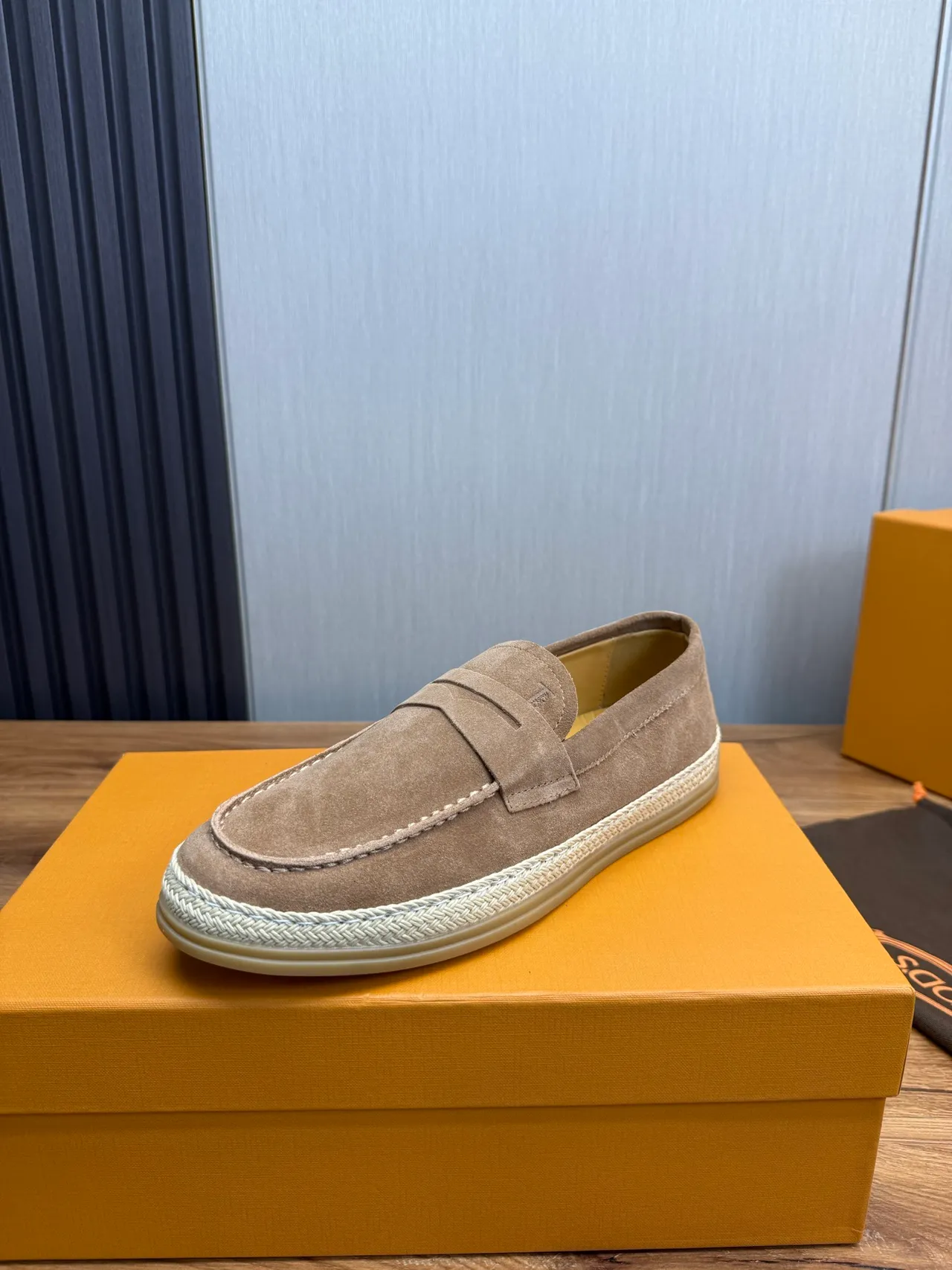 Tod's Mocassin en Daim Beige Marron avec Bride Penny 3