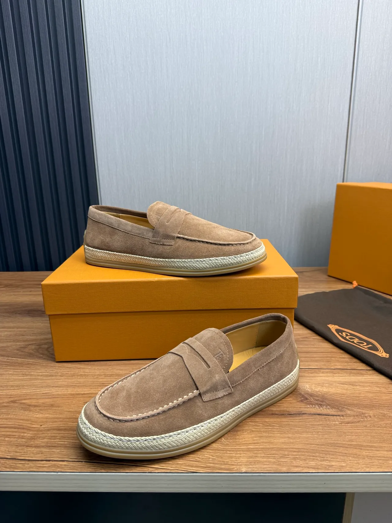 Tod's Mocassin en Daim Beige Marron avec Bride Penny 4