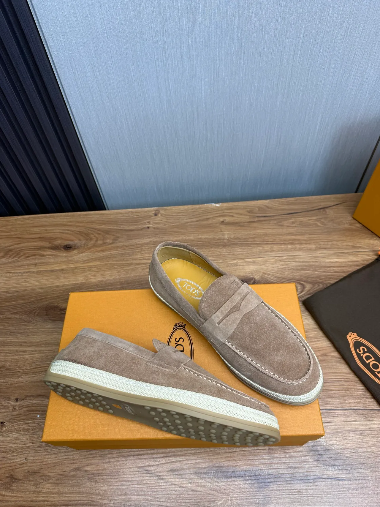 Tod's Mocassin en Daim Beige Marron avec Bride Penny 6