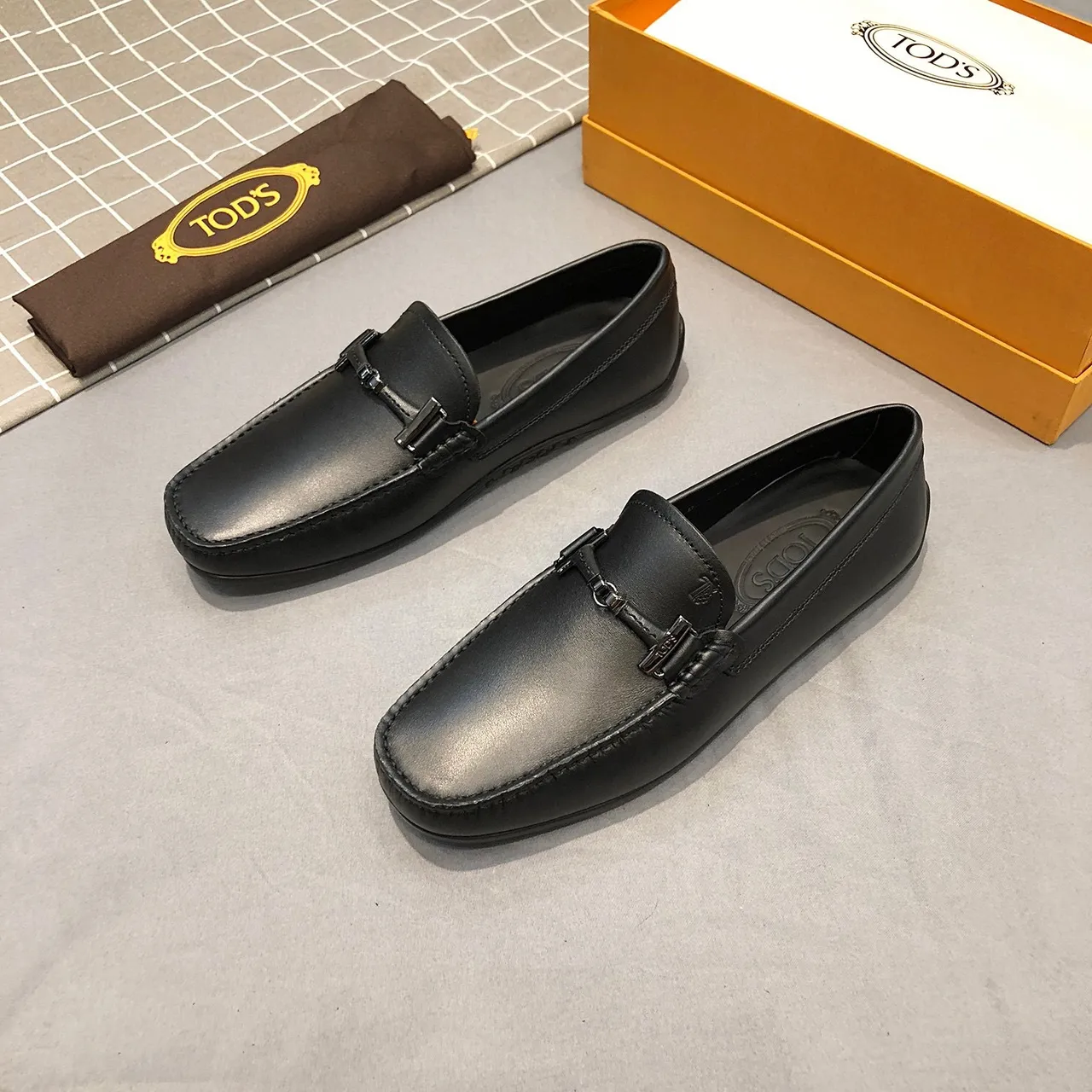 Tod's Horsebit Loafer جلود أسود slip-on loafers 2