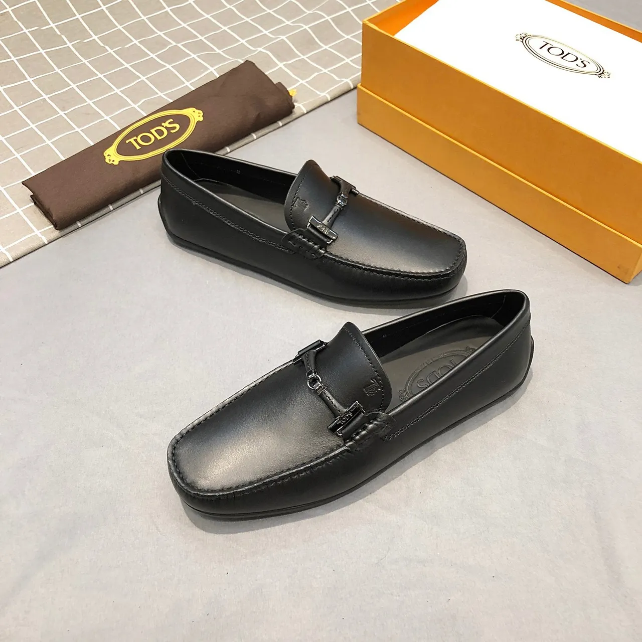Tod's Horsebit Loafer جلود أسود slip-on loafers 3