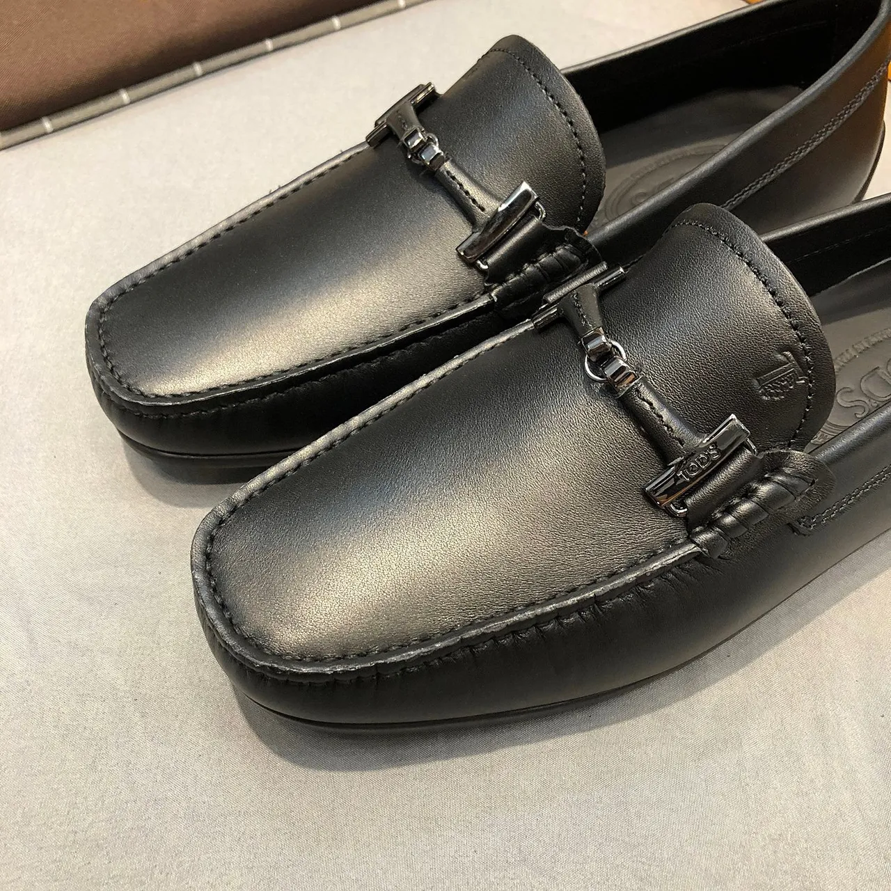 Tod's Horsebit Loafer جلود أسود slip-on loafers 5