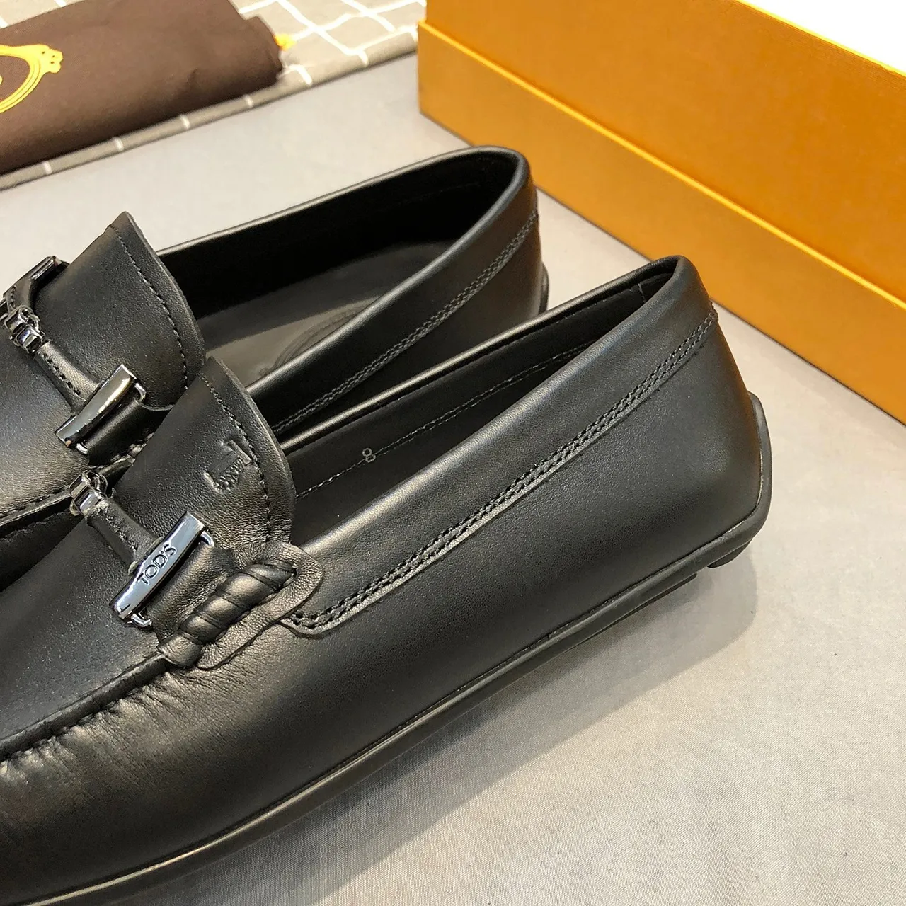 Tod's Horsebit Loafer جلود أسود slip-on loafers 6