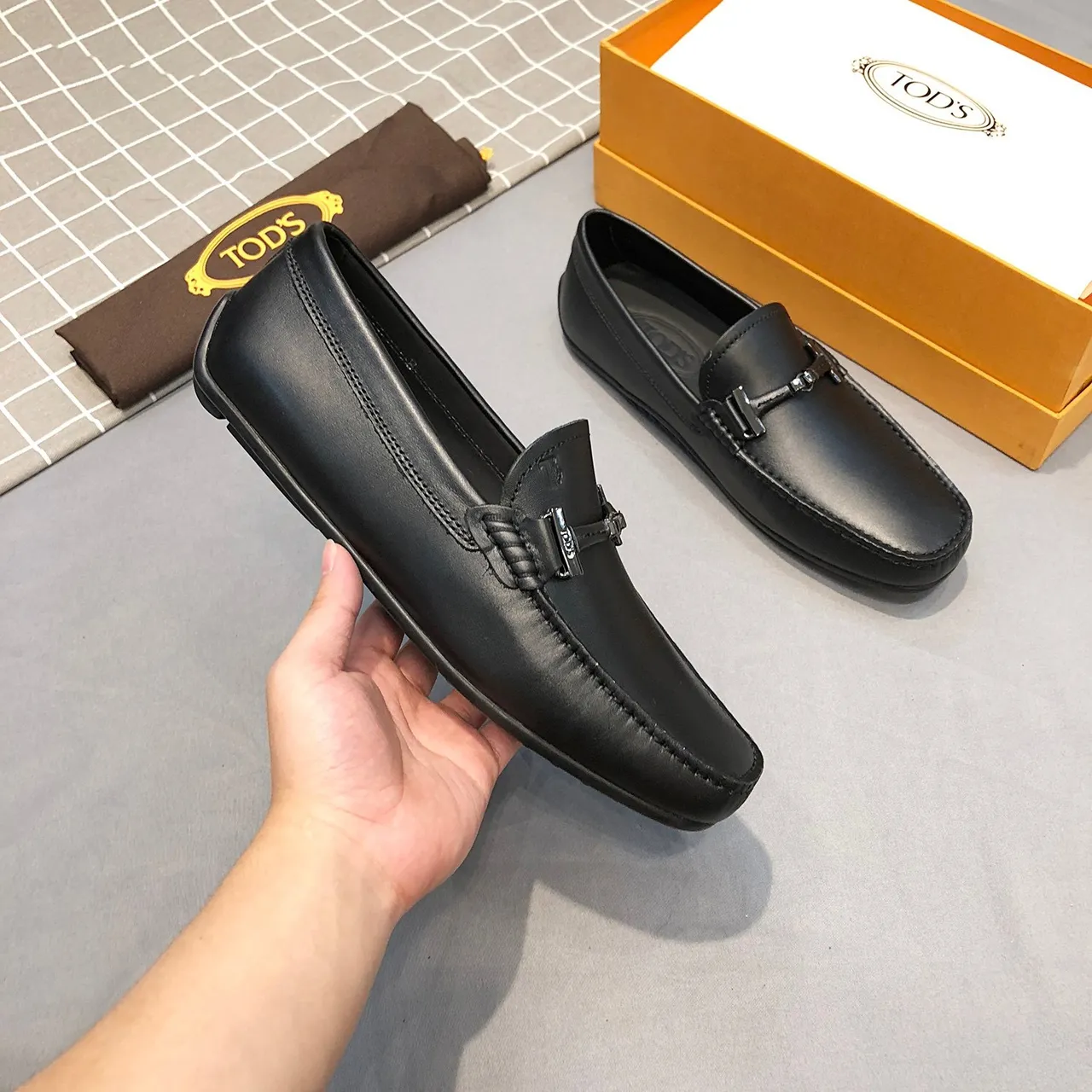 Tod's Horsebit Loafer جلود أسود slip-on loafers 9