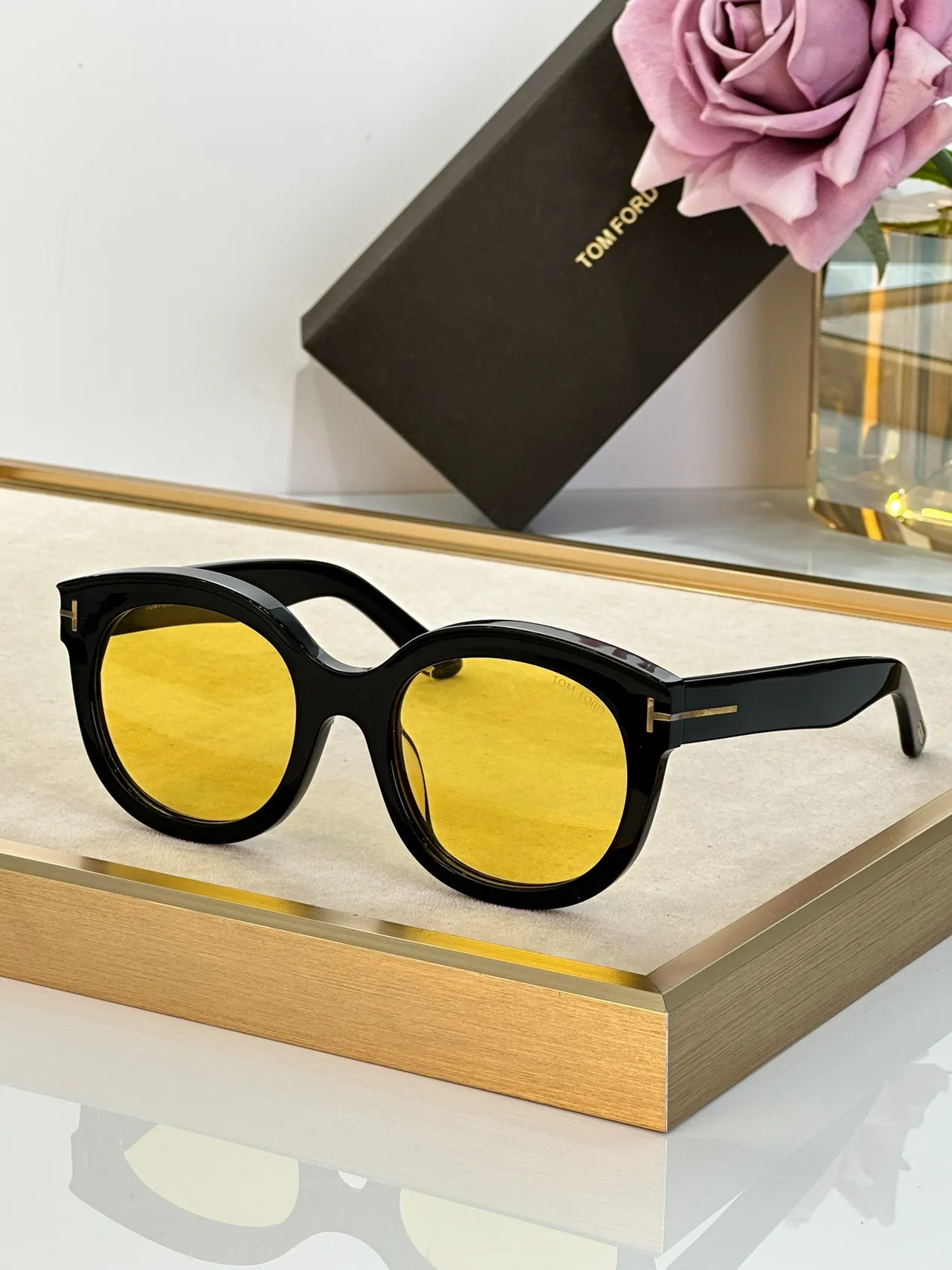 Tom Ford Lunettes de soleil oversized arrondies-carrées translucides gris dégradées 3