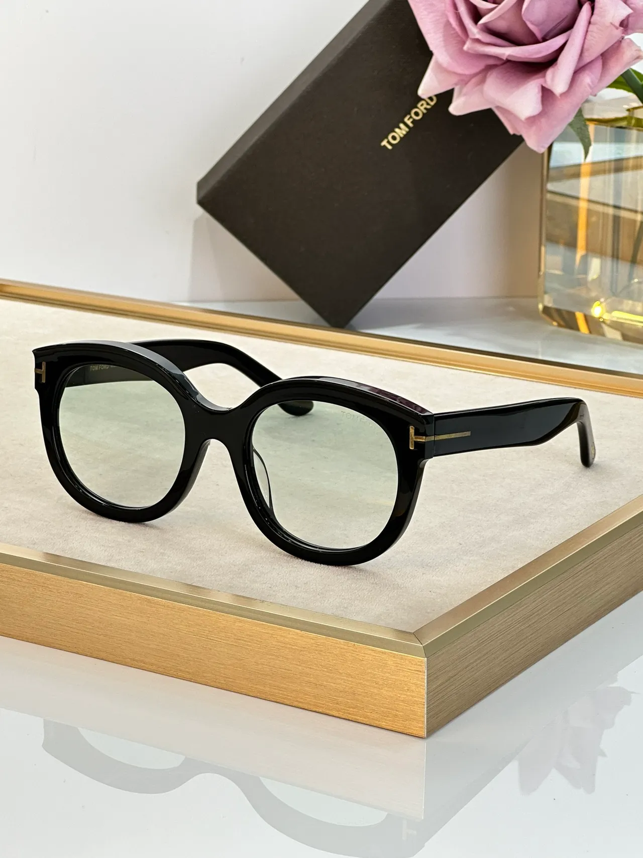 Tom Ford Lunettes de soleil oversized arrondies-carrées translucides gris dégradées 5