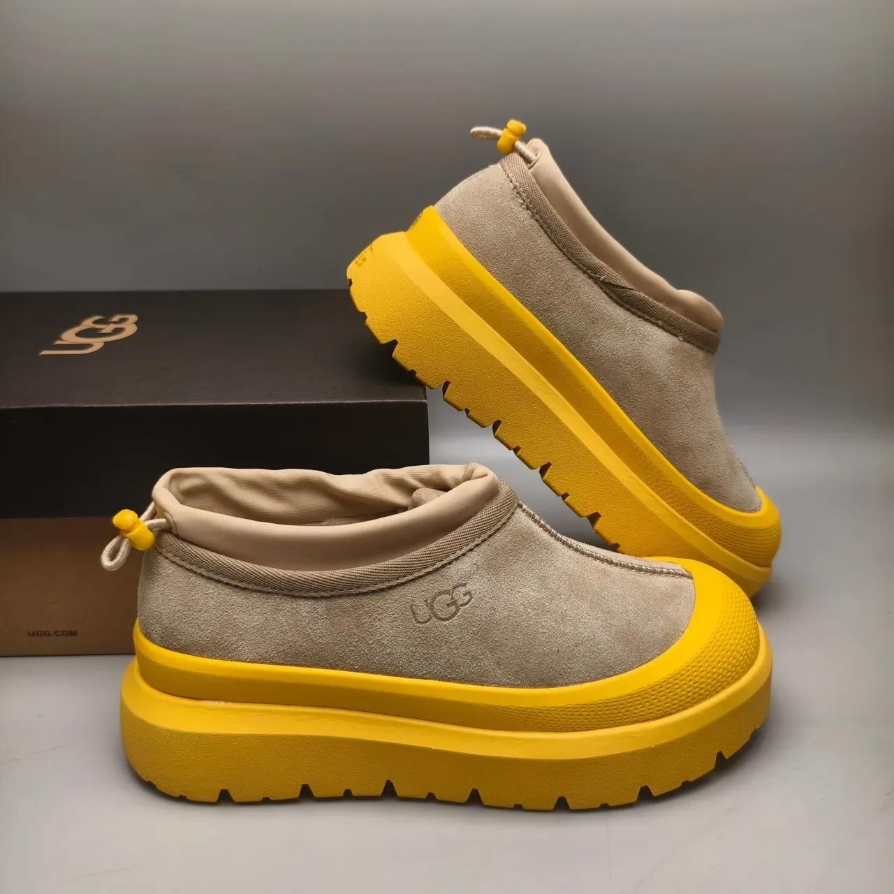 UGG Beige Yellow Slip-On Platform Sole Lifestyle Sneakers 6