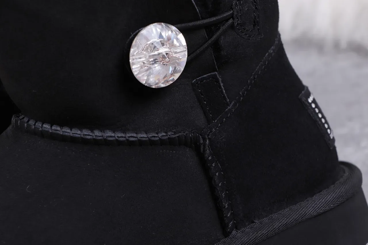UGG أحذية كاحلية سوداء بطانة شيرلينج من السويدي 3