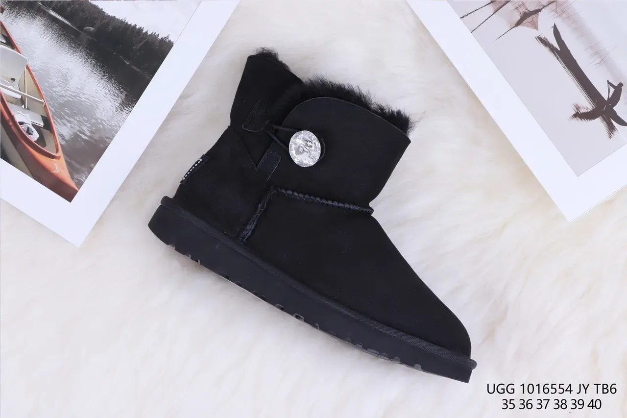UGG أحذية كاحلية سوداء بطانة شيرلينج من السويدي 6