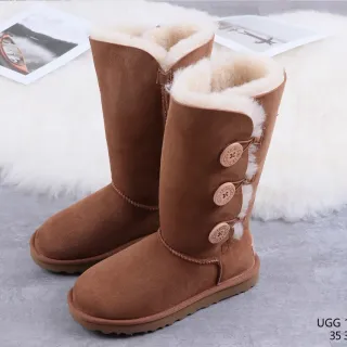 UGG 经典高筒纽扣栗色雪靴