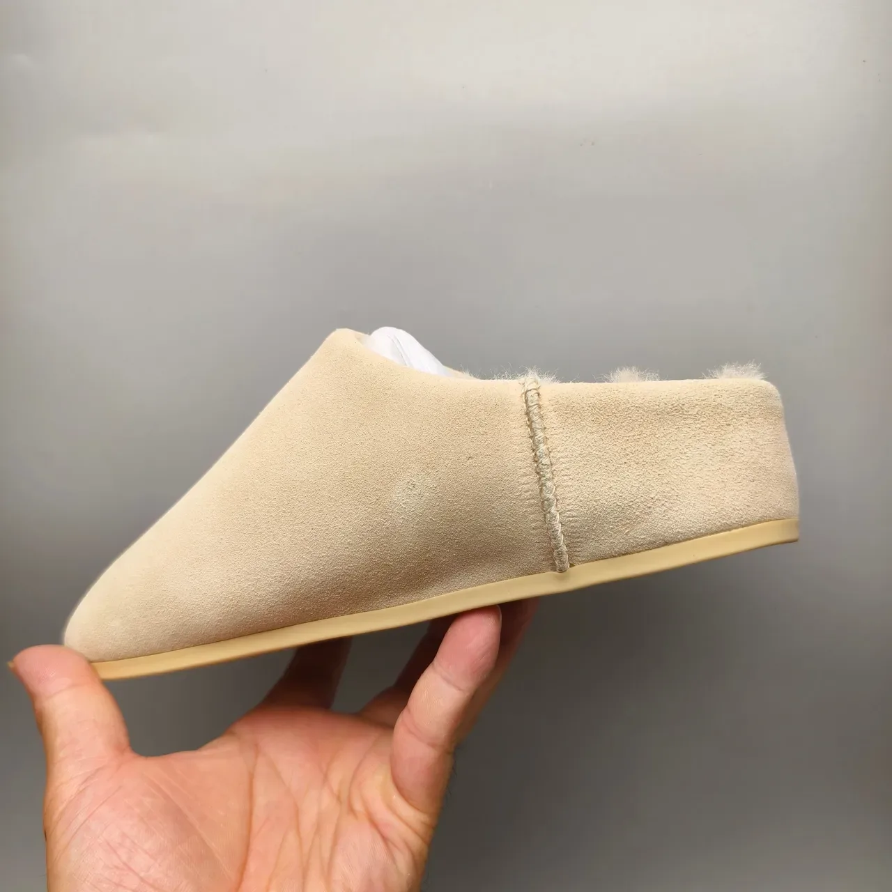 UGG Tasman نعال منزلية بيج سويد مبطن بالفراء 4