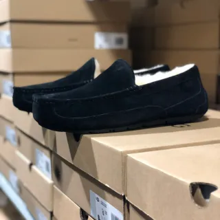 UGG Tasman أحذية لوفر أسود مخملية مبطنة بجلد الغنم