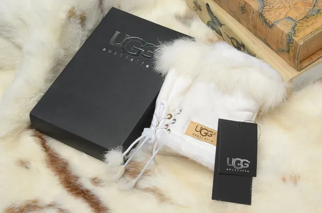 UGG Tasman Fur-Trimmed Lace-Up Slipper Snow Boots 21