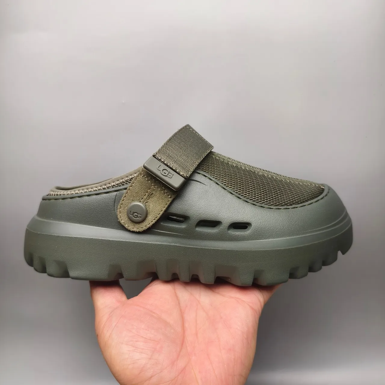 UGG Tasman অলিভ গ্রিন জালি ক্লগ 2