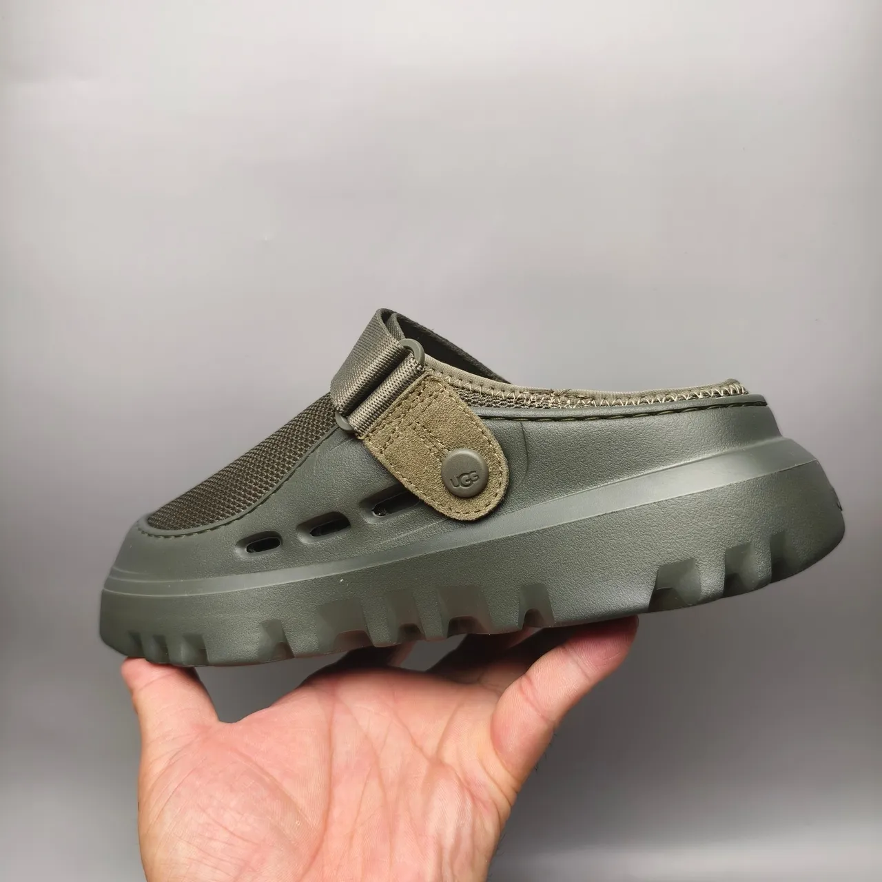 UGG Tasman অলিভ গ্রিন জালি ক্লগ 4
